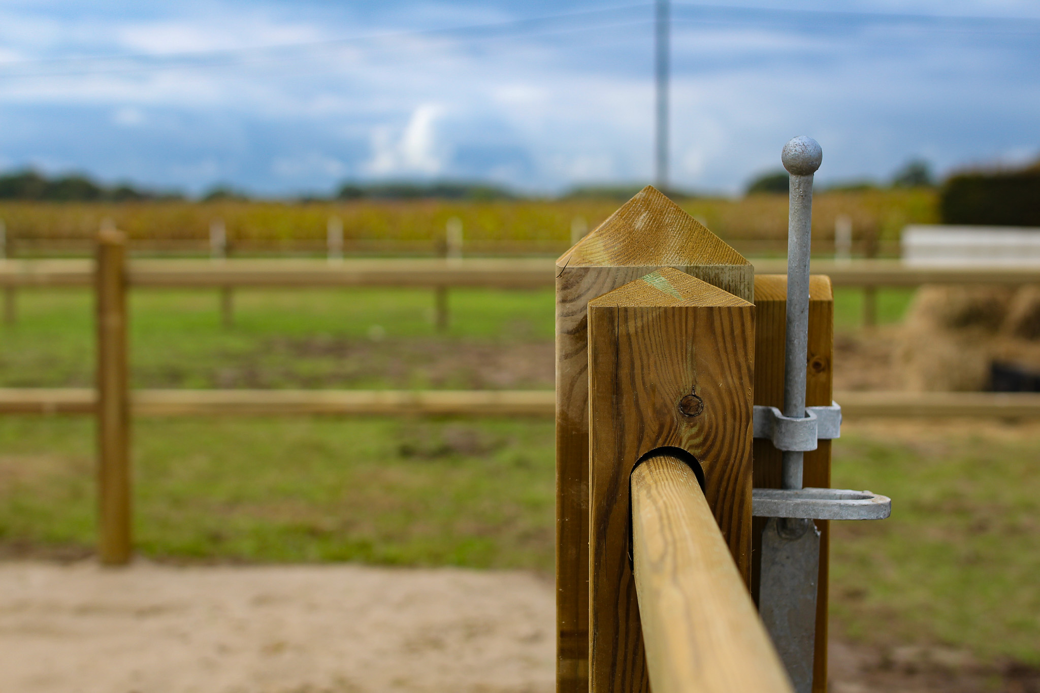 hang en sluitwerk paardenomheining